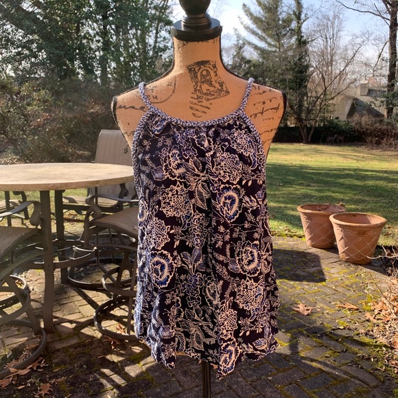 GAP Tops - Super cute Gap Navy and White sleeveless Top